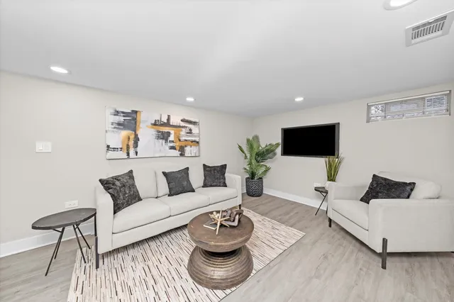 $192,500 | 9656 South Chappel Avenue, Chicago, IL 60617