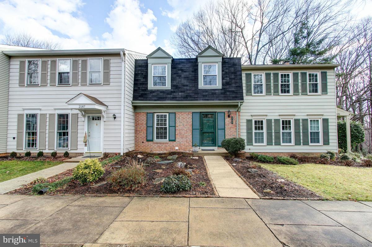 2189 Pond View Court Reston, VA 20191 - Photo 1 of 30 Exterior (Front)