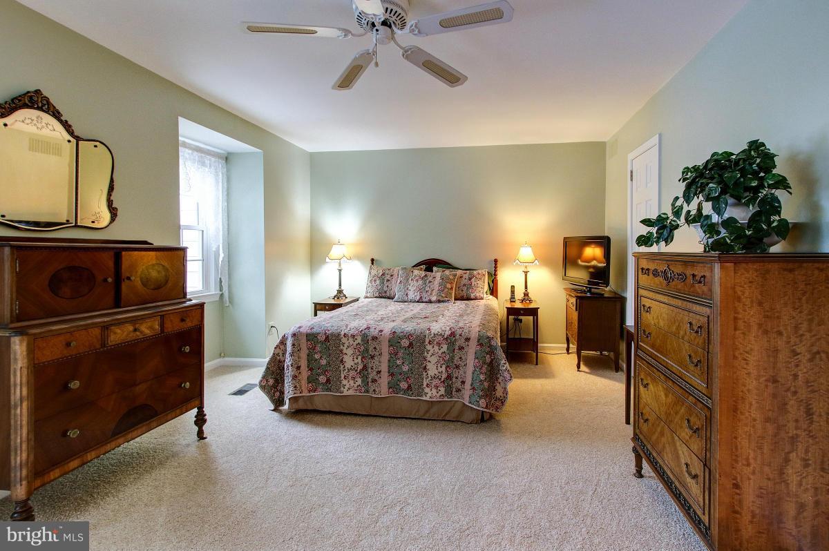 2189 Pond View Court Reston, VA 20191 - Photo 15 of 30 Bedroom (Master)