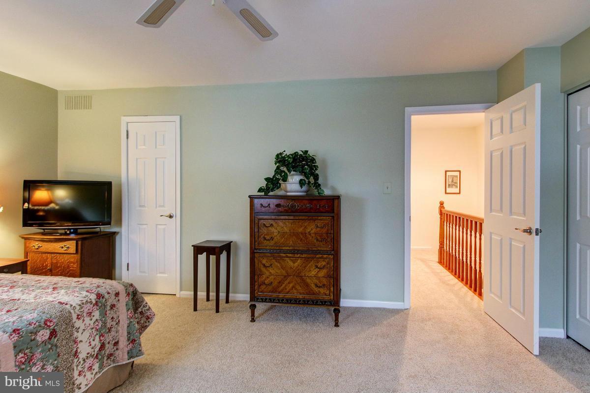 2189 Pond View Court Reston, VA 20191 - Photo 17 of 30 Bedroom (Master)