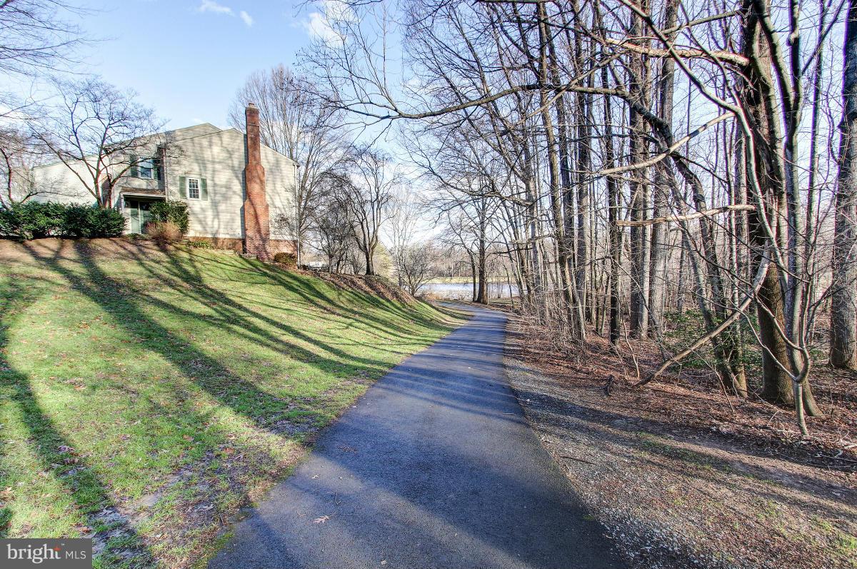 2189 Pond View Court Reston, VA 20191 - Photo 29 of 30 Community