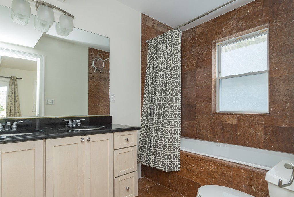 714 East 4th Street, Unit 1 Boston, MA 02127 - Photo 11 of 14