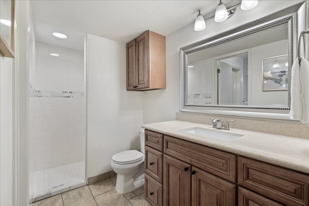 18231 Lakepoint Cove Lago Vista, TX 78645 - Photo 13 of 39 Gallery Image 13