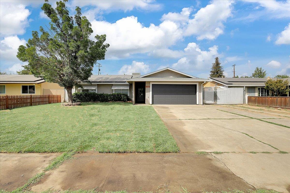 a front view of house with yard