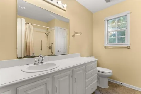 $179,900 | 8270 Frontage Road, Iowa, LA 70647