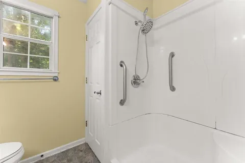 $179,900 | 8270 Frontage Road, Iowa, LA 70647