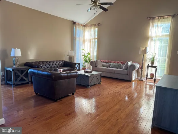 $895,000 | 23601 White Peach Court, Gaithersburg, MD 20882