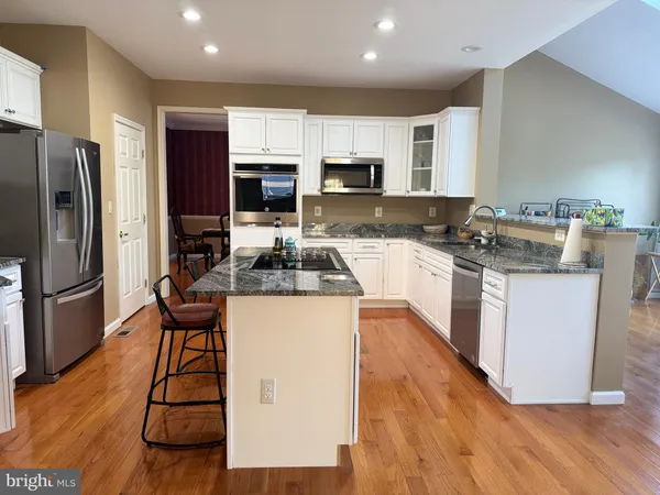 $895,000 | 23601 White Peach Court, Gaithersburg, MD 20882