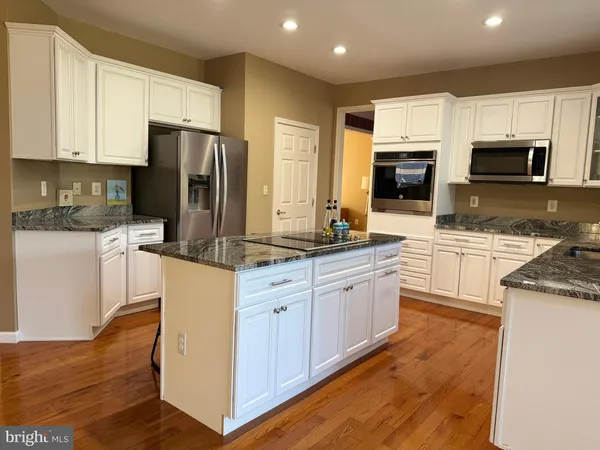 $895,000 | 23601 White Peach Court, Gaithersburg, MD 20882