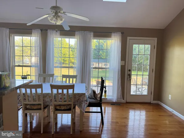 $895,000 | 23601 White Peach Court, Gaithersburg, MD 20882