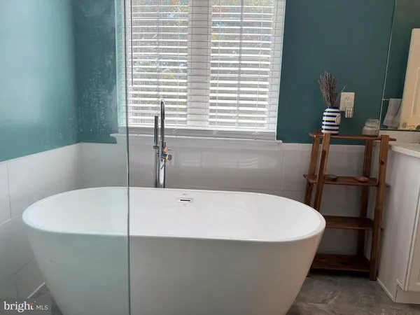 $895,000 | 23601 White Peach Court, Gaithersburg, MD 20882