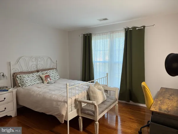 $895,000 | 23601 White Peach Court, Gaithersburg, MD 20882