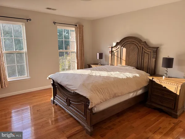 $895,000 | 23601 White Peach Court, Gaithersburg, MD 20882