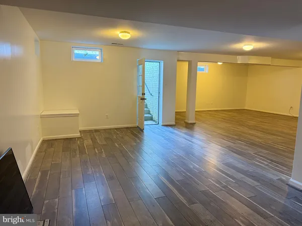 $895,000 | 23601 White Peach Court, Gaithersburg, MD 20882