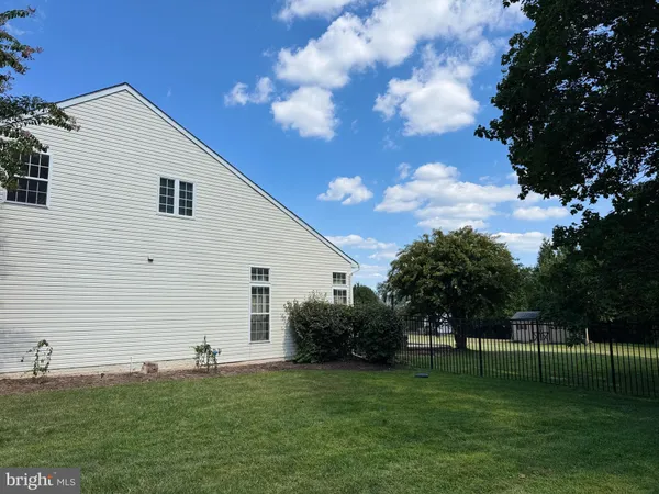 $895,000 | 23601 White Peach Court, Gaithersburg, MD 20882