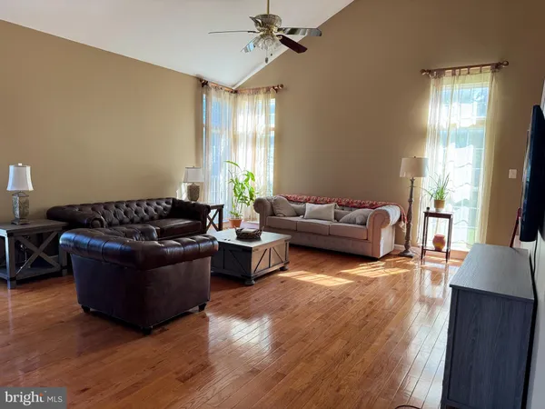 $895,000 | 23601 White Peach Court, Gaithersburg, MD 20882