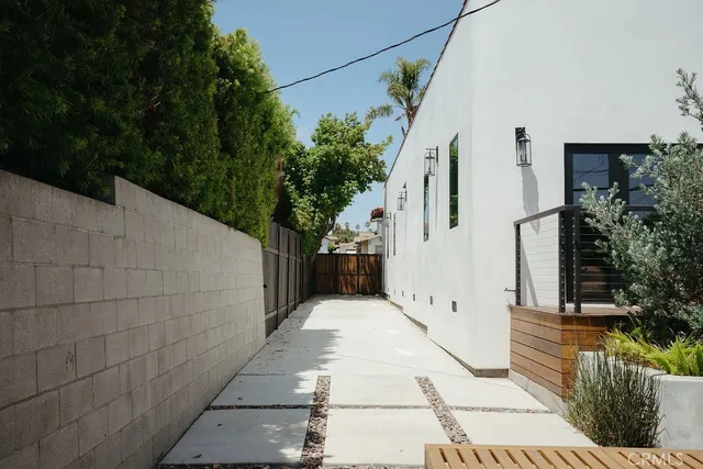 $1,875,000 | 5142 Brynhurst Avenue, Los Angeles, CA 90043