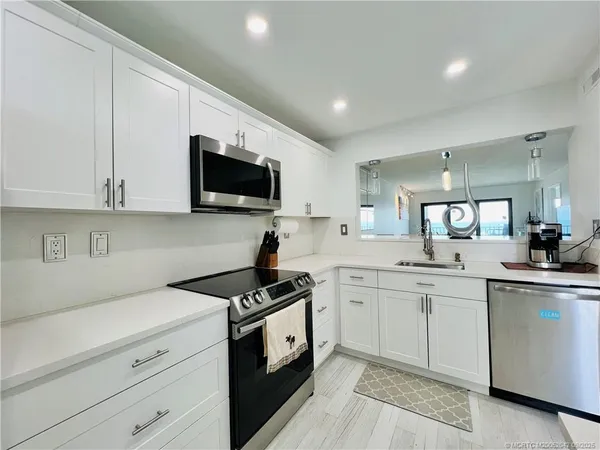 $3,000 | 9400 South Ocean Drive, Unit 707, Jensen Beach, FL 34957