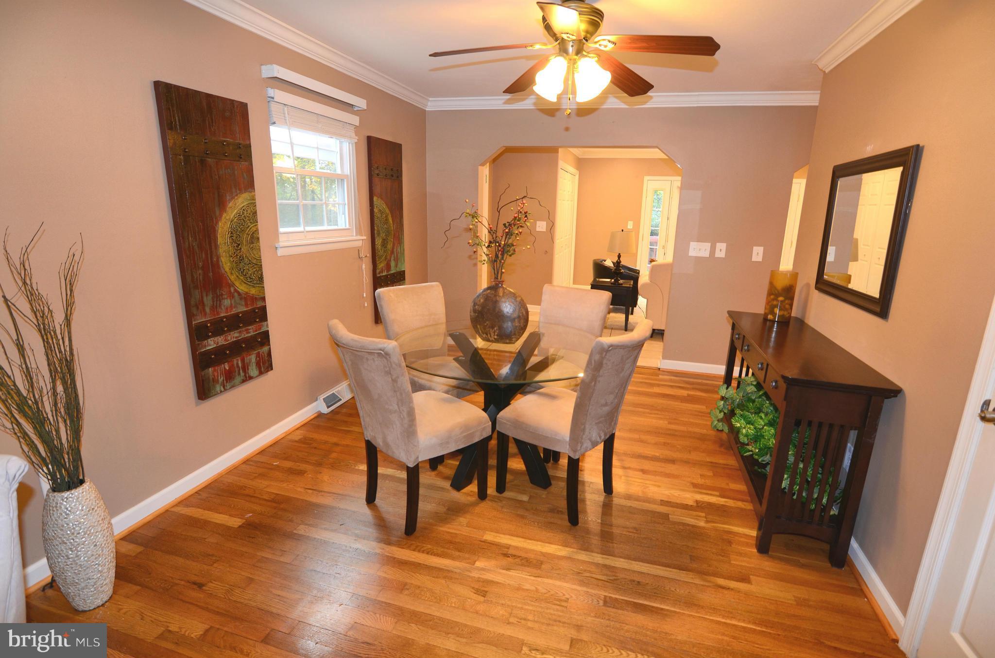 3750 Patuxent Manor Road Davidsonville, MD 21035 - Photo 8 of 30 Dining Room