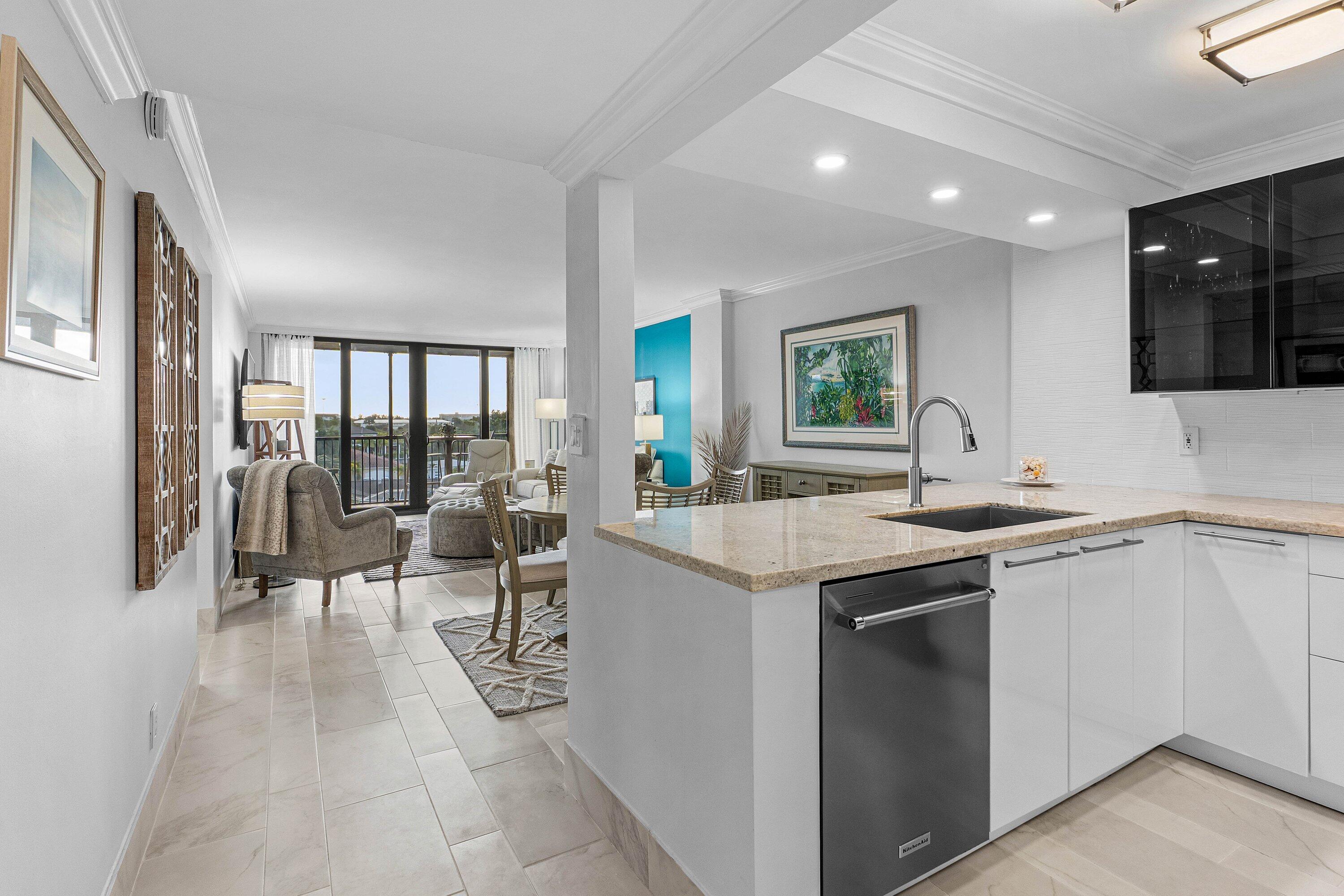 14 Royal Palm Way, Unit 501 Boca Raton, FL 33432 - Photo 7 of 39 005-14RoyalPalmWay-501-BocaRaton-FL-3343