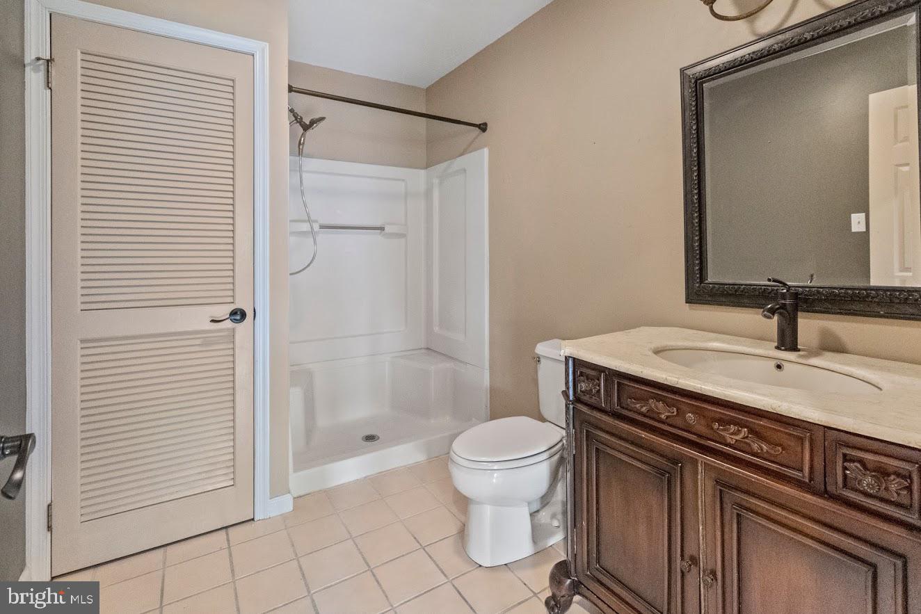 4 Cinnamon Road Thorofare, NJ 08086 - Photo 18 of 39 Main Floor Full Bathroom