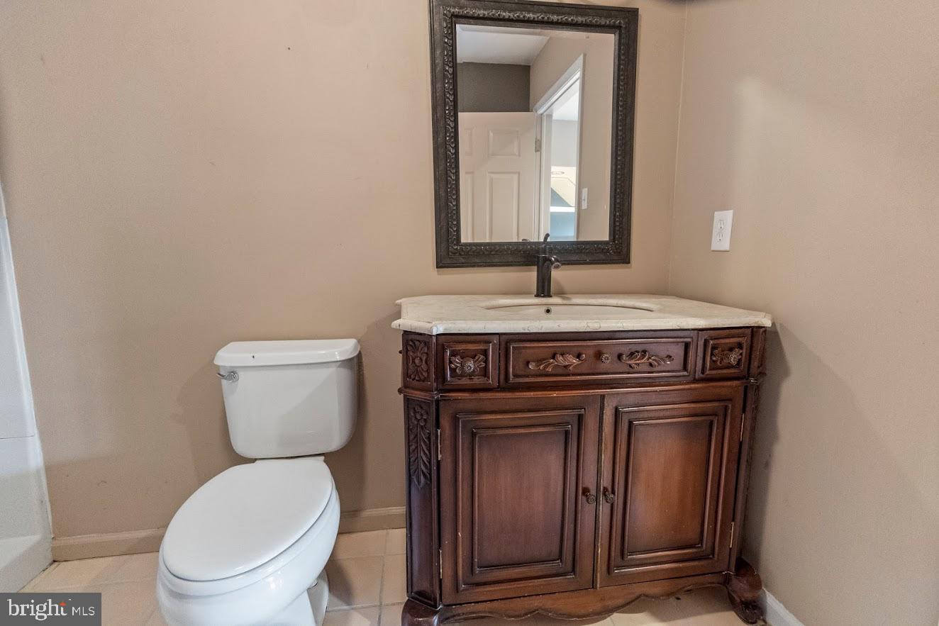 4 Cinnamon Road Thorofare, NJ 08086 - Photo 20 of 39 Main Floor Full Bathroom Vanity