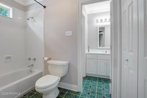 $399,999 | 206 Leicester Lane, Lafayette, LA 70508