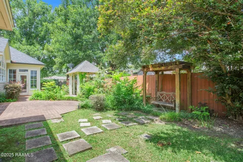 $399,999 | 206 Leicester Lane, Lafayette, LA 70508