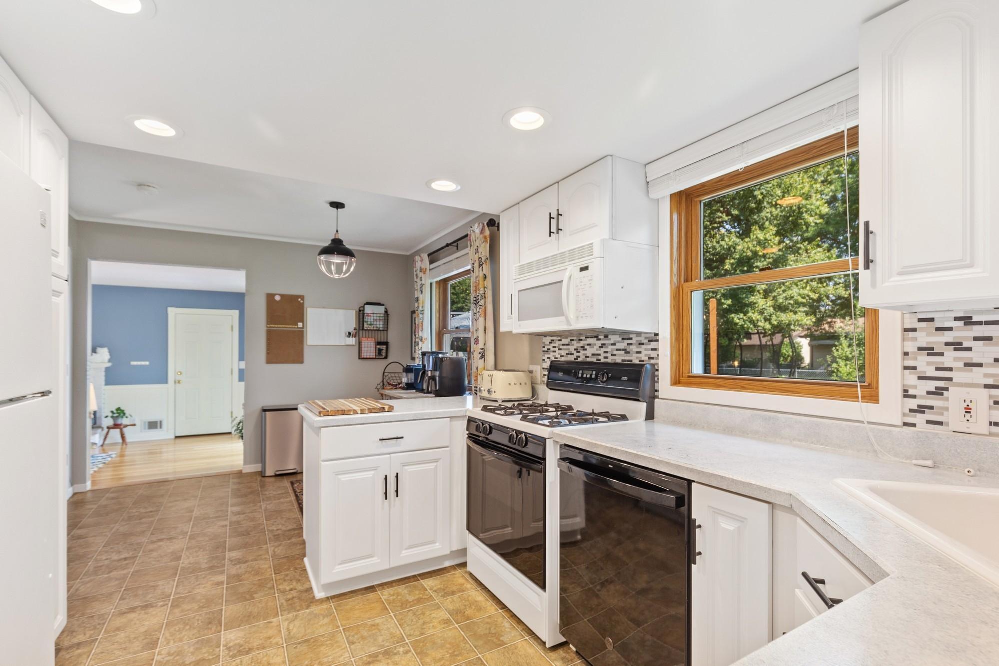 4308 Decatur Avenue North New Hope, MN 55428 - Photo 11 of 34 Gallery Image 11