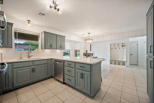 $450,000 | 216 Edgewood Drive, Fredericksburg, TX 78624