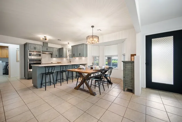 $450,000 | 216 Edgewood Drive, Fredericksburg, TX 78624