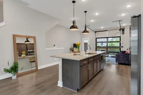 $522,222 | 204 Stonecrest Drive, Nashville, TN 37209
