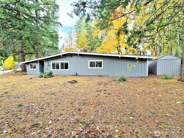 a house view with a outdoor space