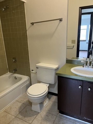 1781 Rand Road, Unit 2A Des Plaines, IL 60016 - Photo 8 of 12 Gallery Image 8