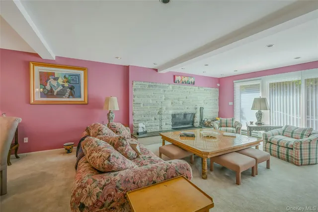 $1,499,000 | 30 Briarfield Lane, Huntington, NY 11743