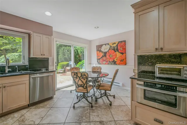 $1,499,000 | 30 Briarfield Lane, Huntington, NY 11743