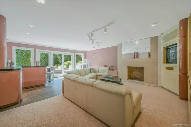 $1,499,000 | 30 Briarfield Lane, Huntington, NY 11743