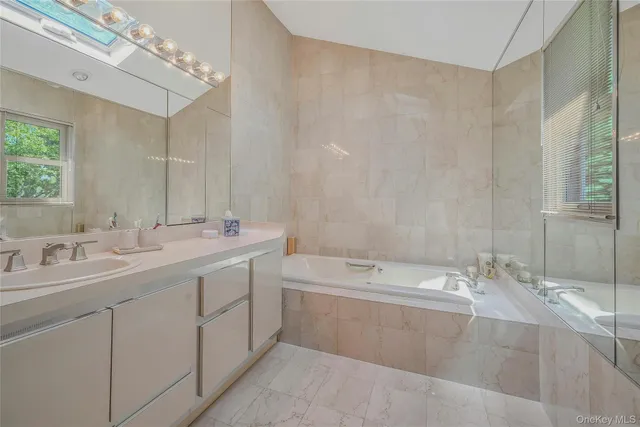 $1,499,000 | 30 Briarfield Lane, Huntington, NY 11743