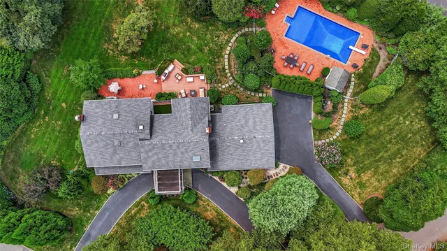 $1,499,000 | 30 Briarfield Lane, Huntington, NY 11743