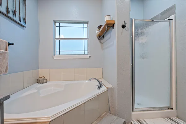 $694,900 | 11301 South FM 441 Road, El Campo, TX 77437