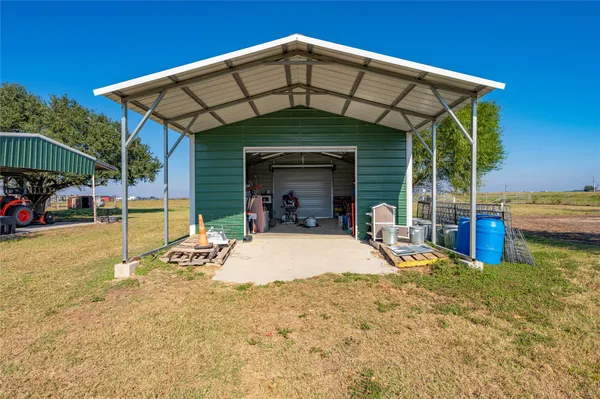 $694,900 | 11301 South FM 441 Road, El Campo, TX 77437