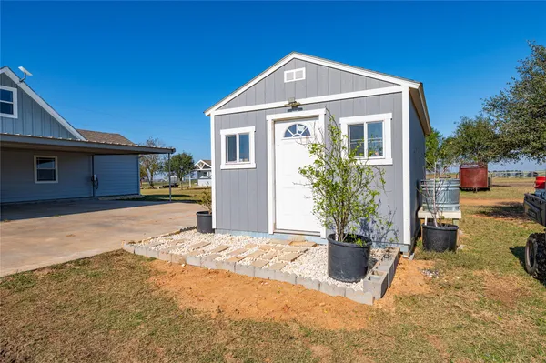 $694,900 | 11301 South FM 441 Road, El Campo, TX 77437