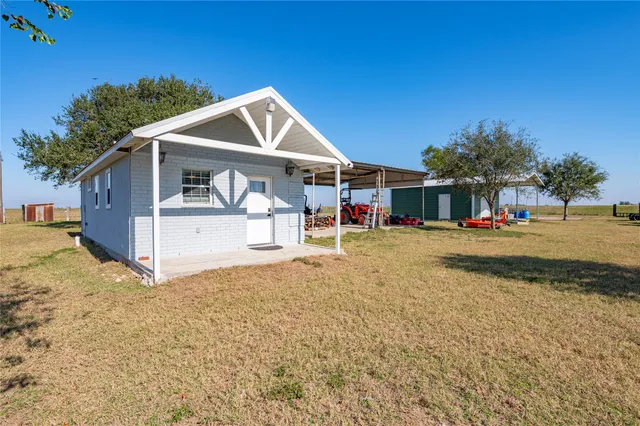 $714,900 | 11301 South FM 441 Road, El Campo, TX 77437