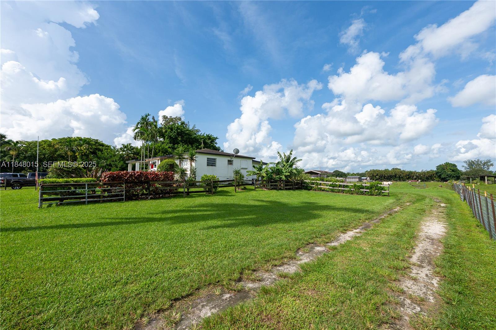 1921 Southwest 112th Avenue Davie, FL 33325 - Photo 8 of 27