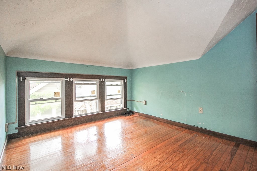 2636 Colchester Road Cleveland Heights, OH 44106 - Photo 20 of 32 3rd floor living space/bed room