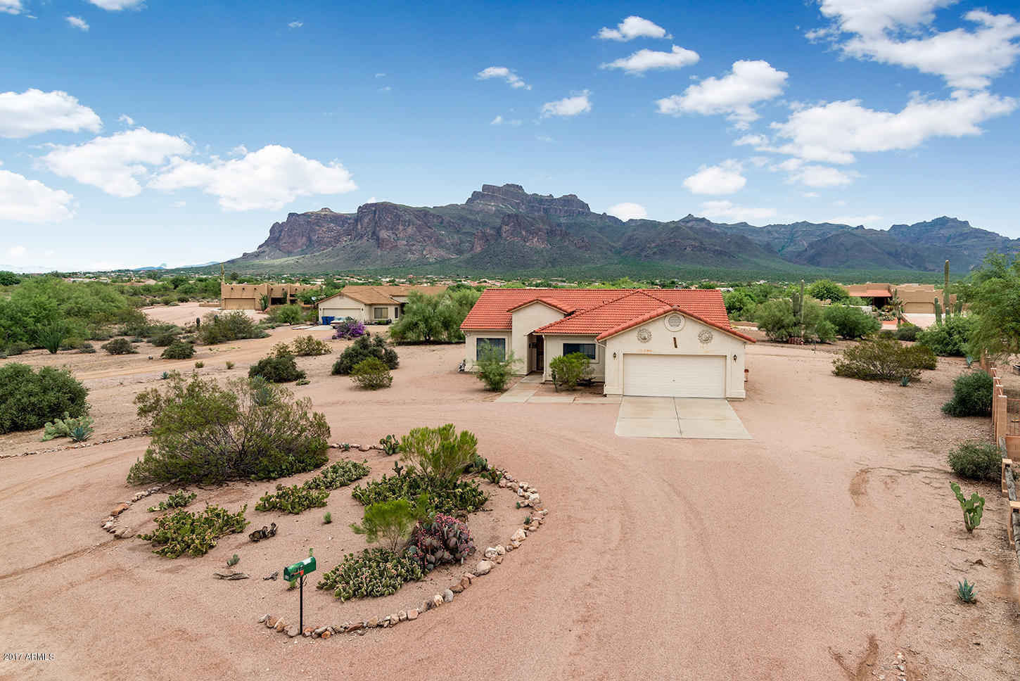 715 South Moon Road Apache Junction, AZ 85119 - Photo 1 of 30 DSC_0101