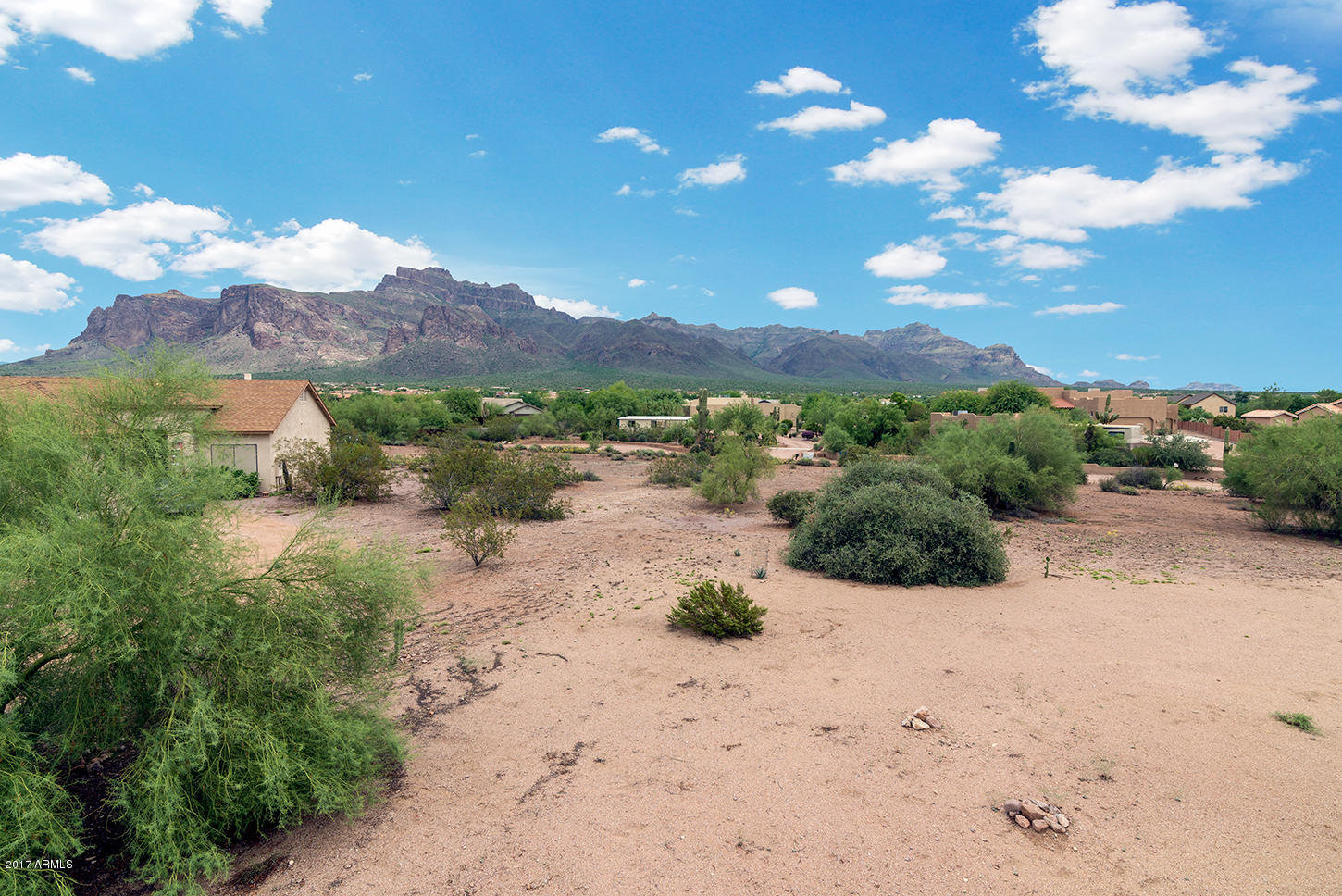 715 South Moon Road Apache Junction, AZ 85119 - Photo 2 of 30 DSC_0114
