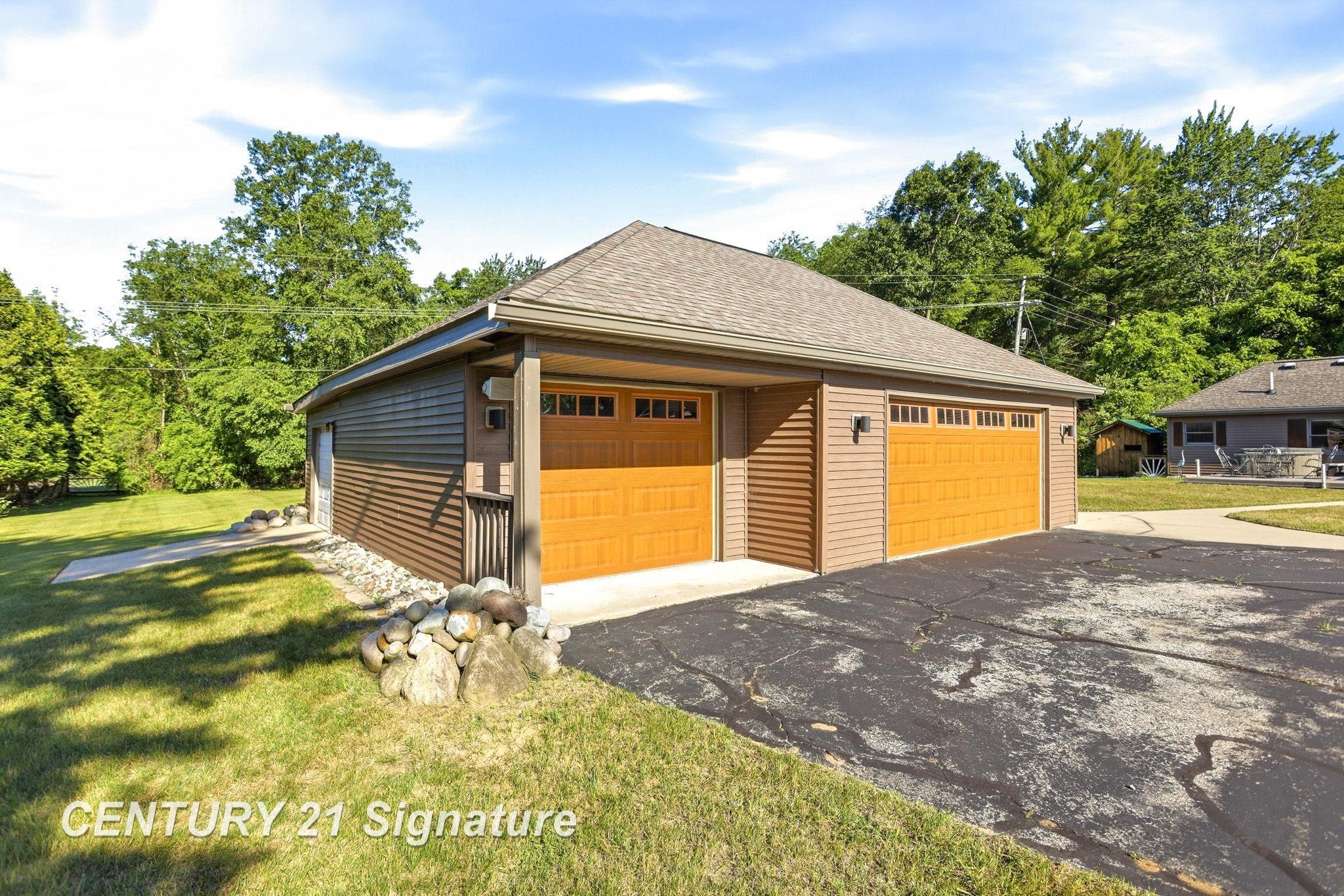 4065 North River Road Freeland, MI 48623 - Photo 32 of 47