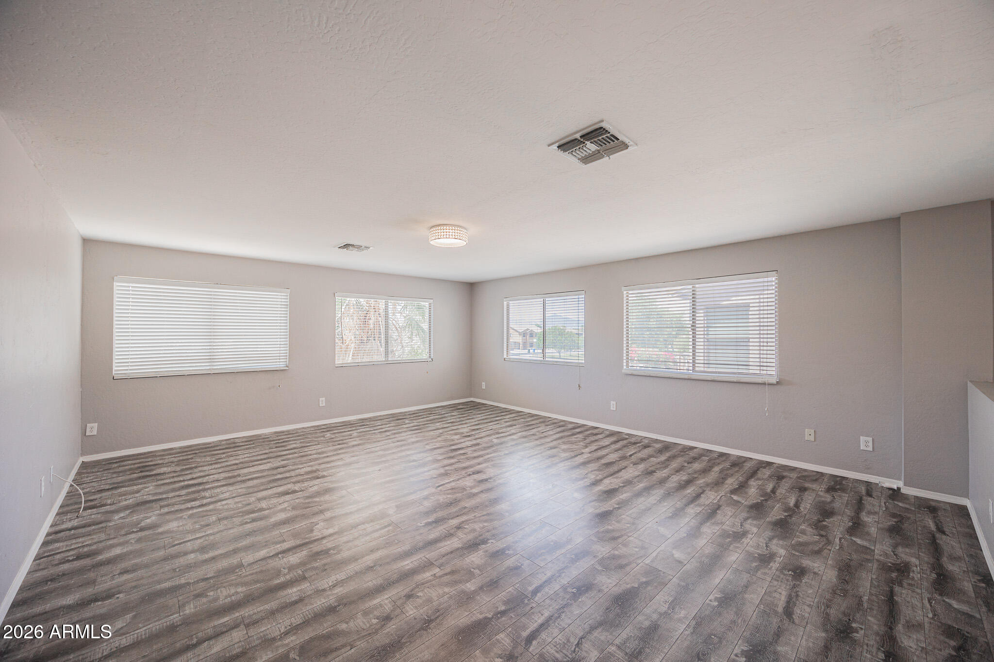 2913 West Fremont Rd. Phoenix, AZ 85041 - Photo 19 of 39