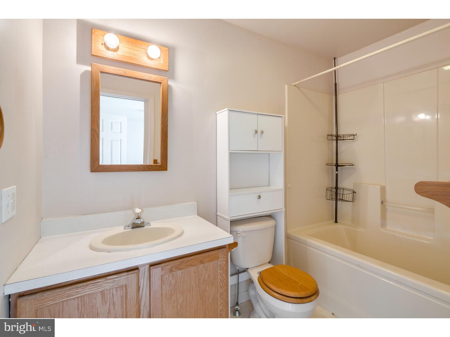 37 Islet Road Levittown, PA 19057 - Photo 16 of 24 Master Bathroom